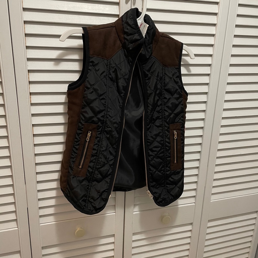 NWT Girls Vest!!